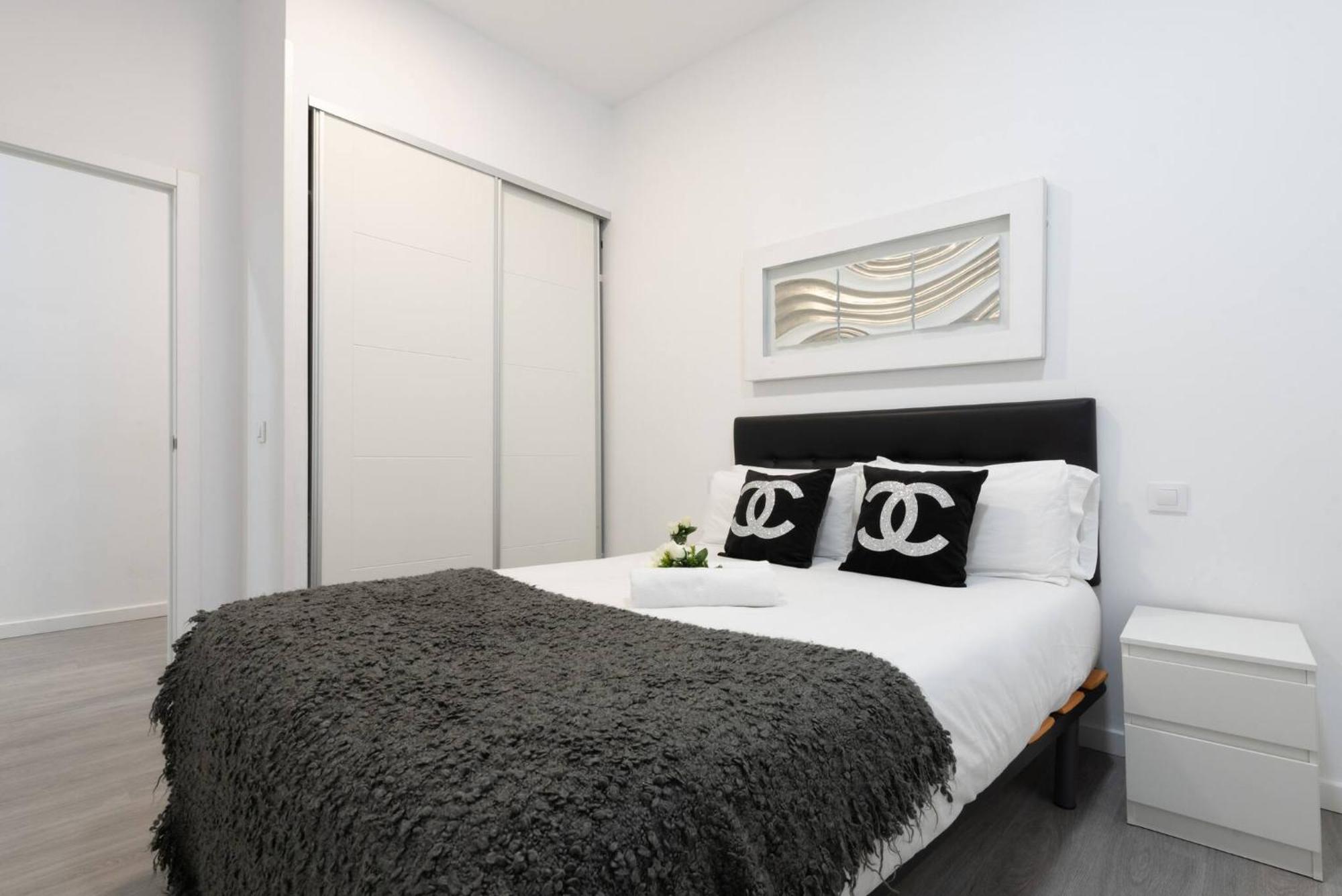 Apartamentos Day Madrid Sol Centro Gran Via Ngoại thất bức ảnh
